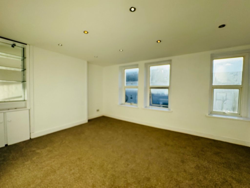 Property photo 2 of 6 Img_1552