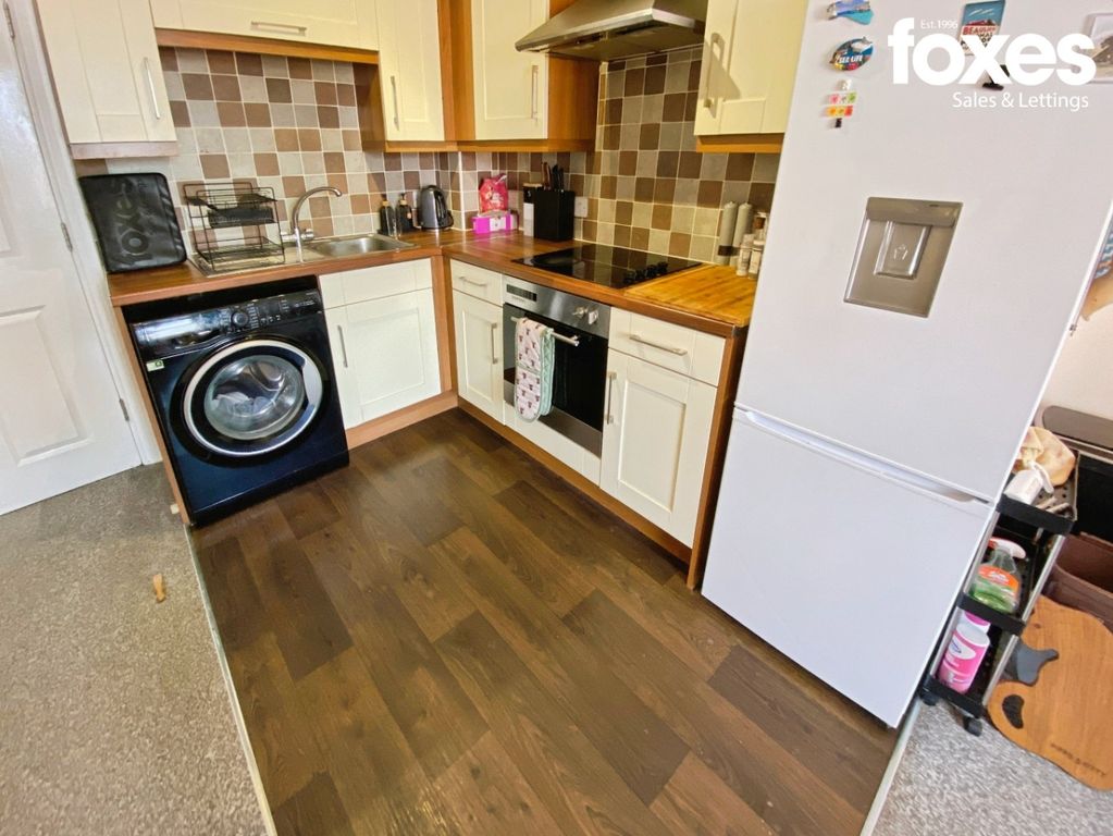 Property photo 3 of 9 4955912