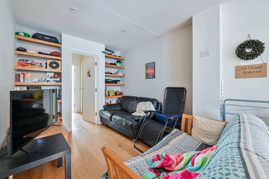 Property photo 1 of 6