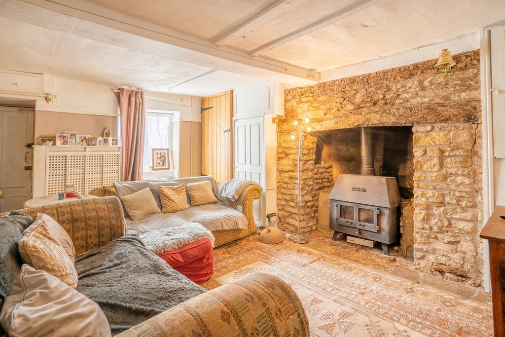 Property photo 2 of 23