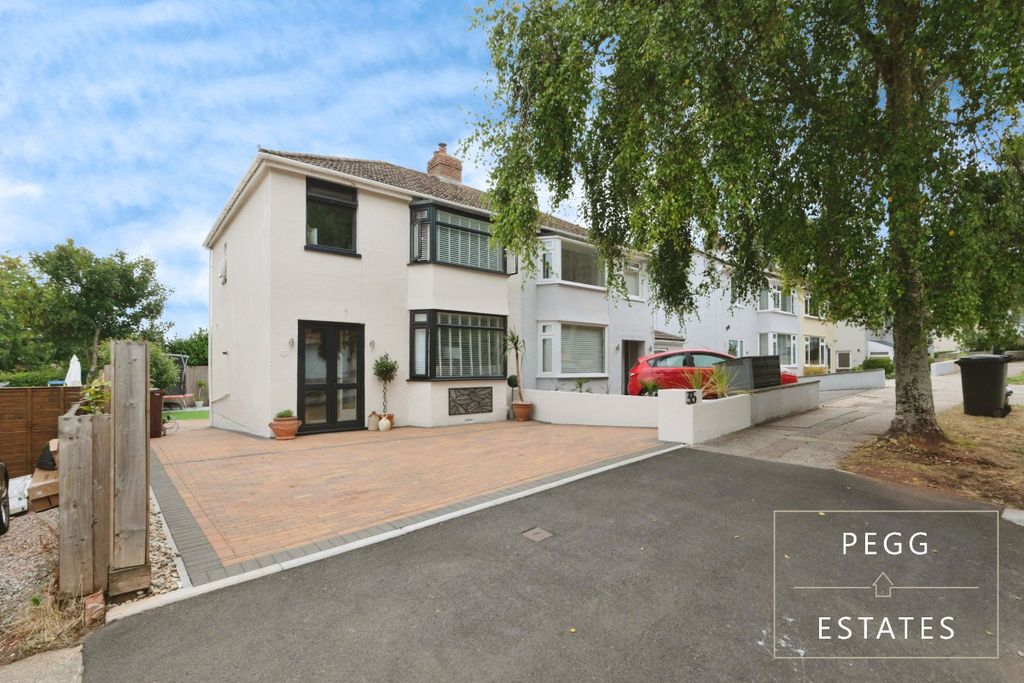 Property photo 1 of 33
