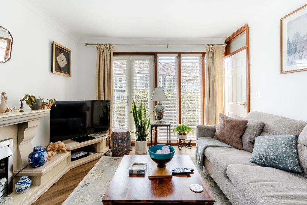 Property photo 3 of 17 A7405838-Hdr-11