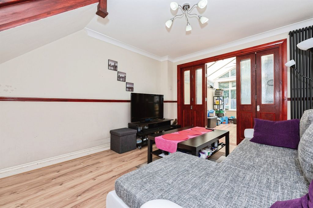 Property photo 2 of 16