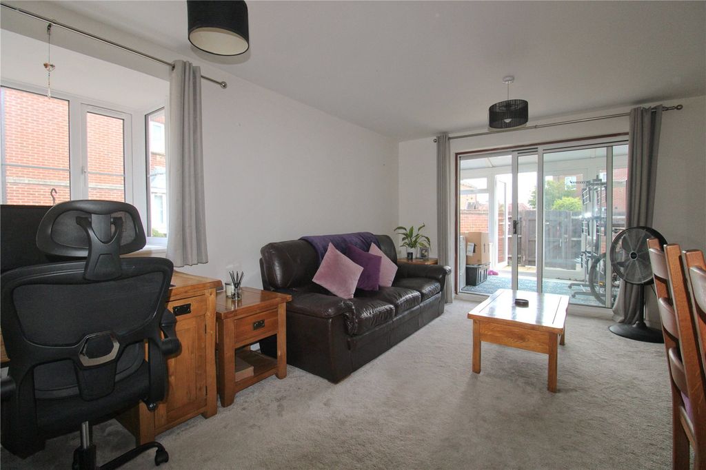 Property photo 2 of 17 Picture No. 10