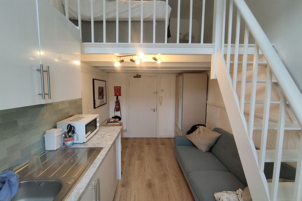 Property photo 1 of 13 (Main)