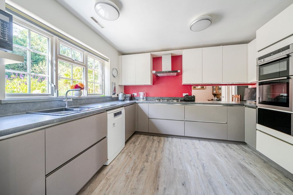 Property photo 2 of 20 Picture No. 07