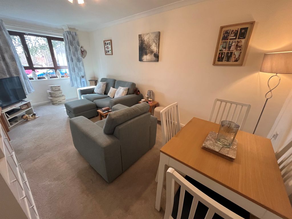 Property photo 2 of 13