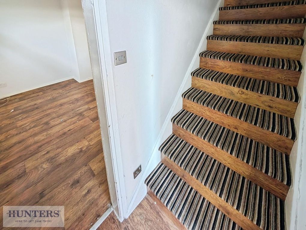 Property photo 2 of 11 Entrance Hallway