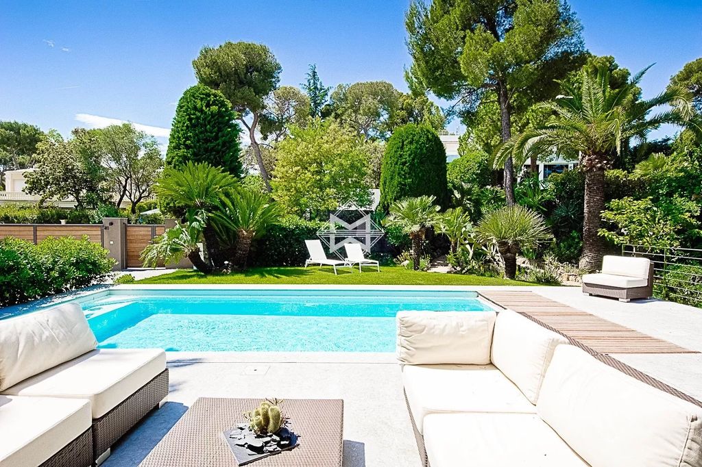 Property photo 2 of 11 Swimming Pool
