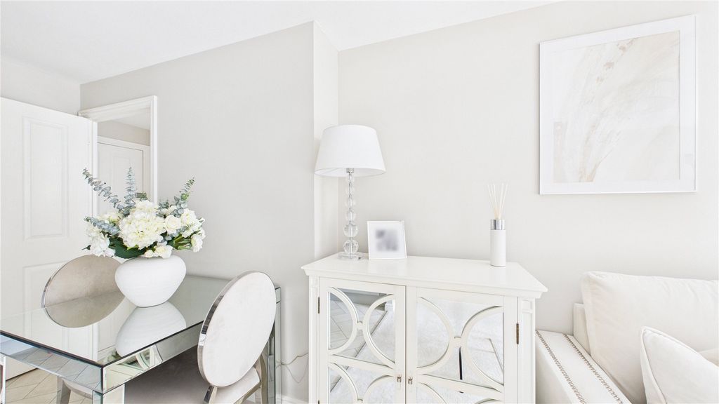 Additional image 6 of 1 bed flat for saleLightwater, Surrey GU18