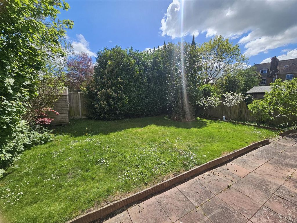 Property photo 3 of 8