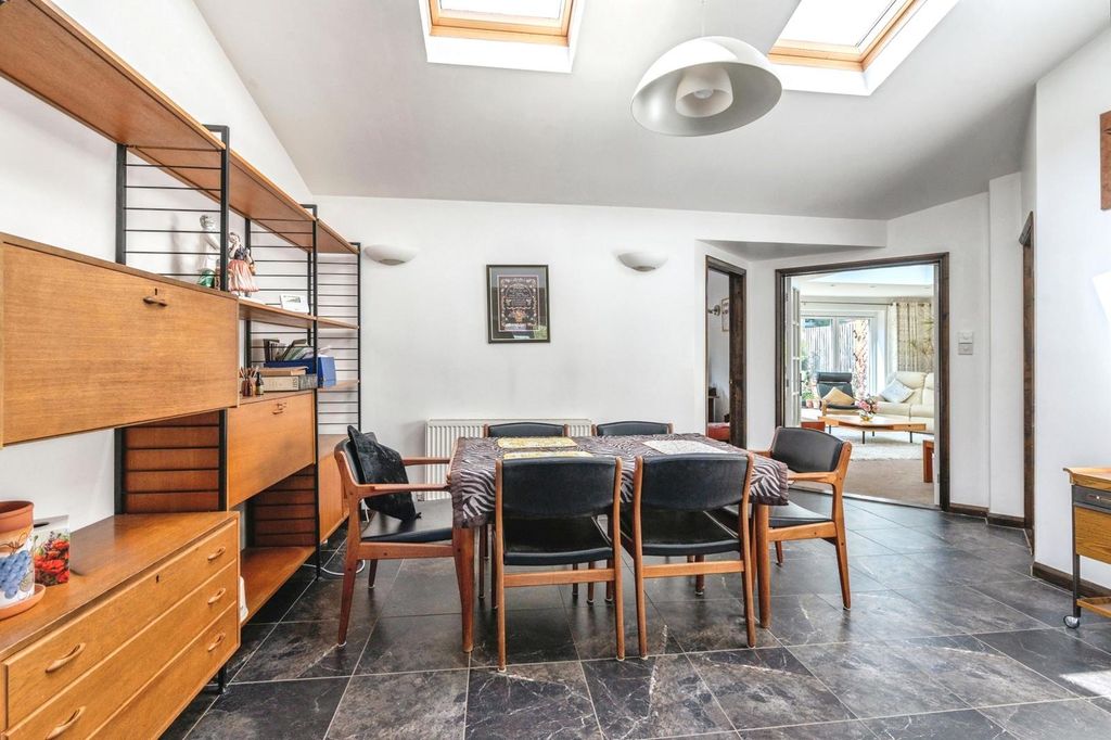 Property photo 3 of 26 Pbox-Img.Jpg