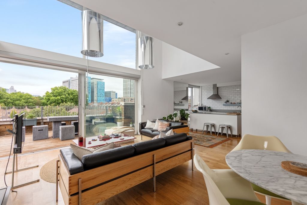Property photo 1 of 15 094A2042
