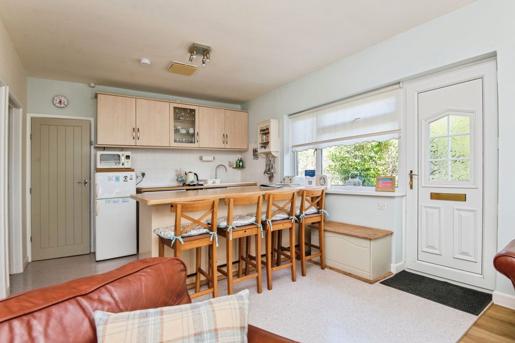 Property photo 3 of 17 Photo