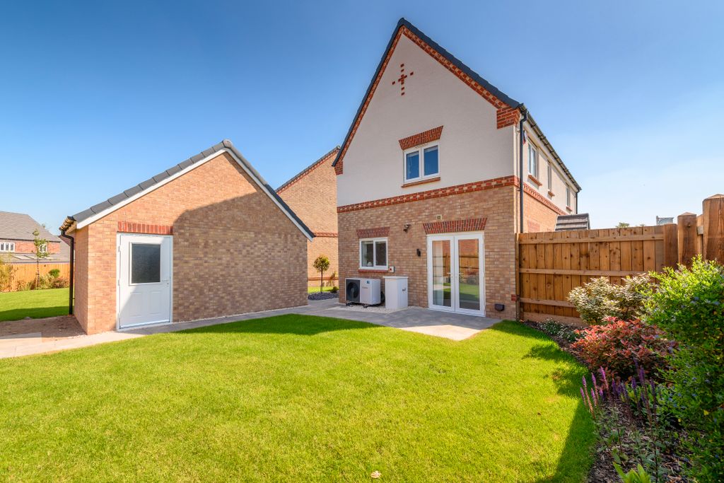 Property photo 2 of 3 The Yateley