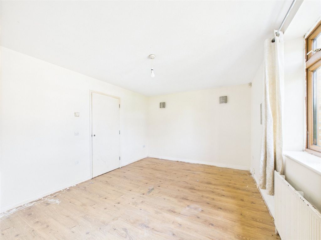 Property photo 3 of 12 Living Room