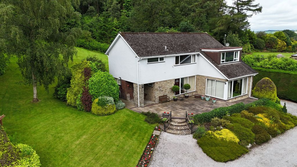 Property photo 1 of 40