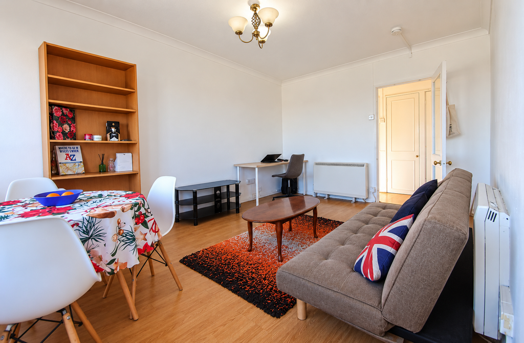Property photo 1 of 12 7473D330-2Fd2-41B6-A4E9-B8F51371E157