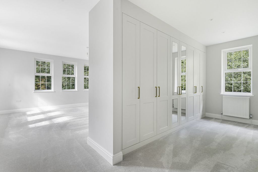 Property photo 3 of 41