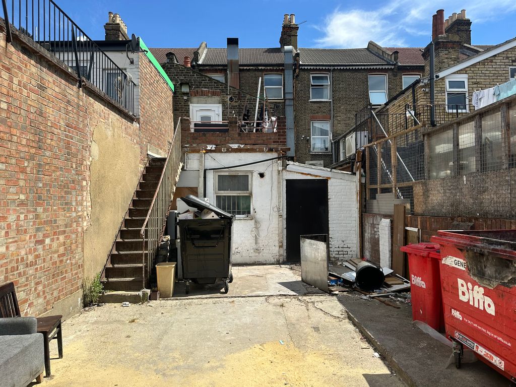 Property photo 2 of 7