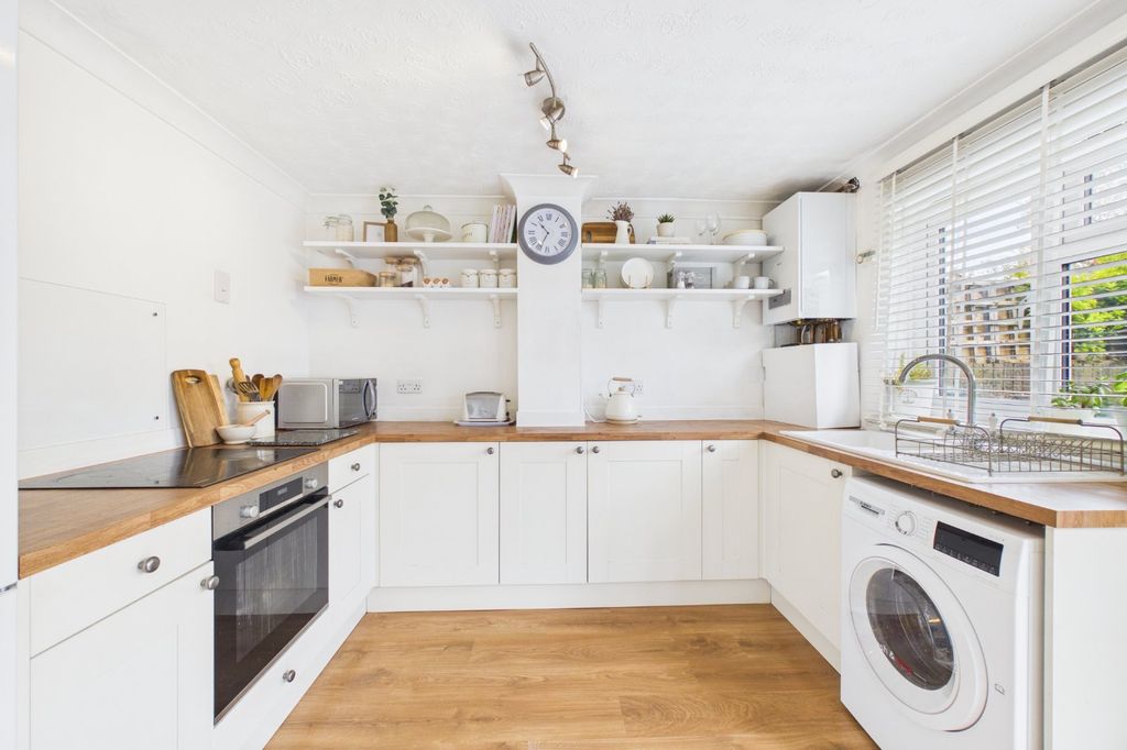 Property photo 2 of 11 Picture No. 07