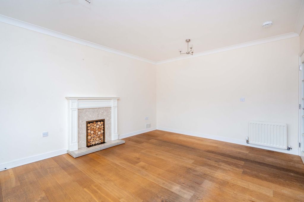 Property photo 3 of 38