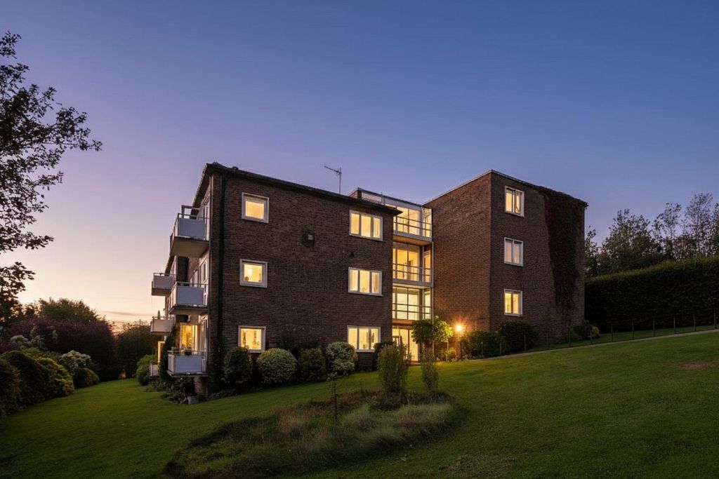 Property photo 3 of 12