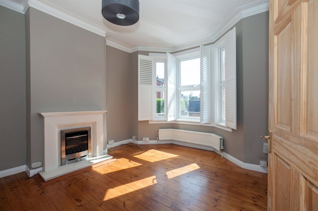 Property photo 3 of 8 3