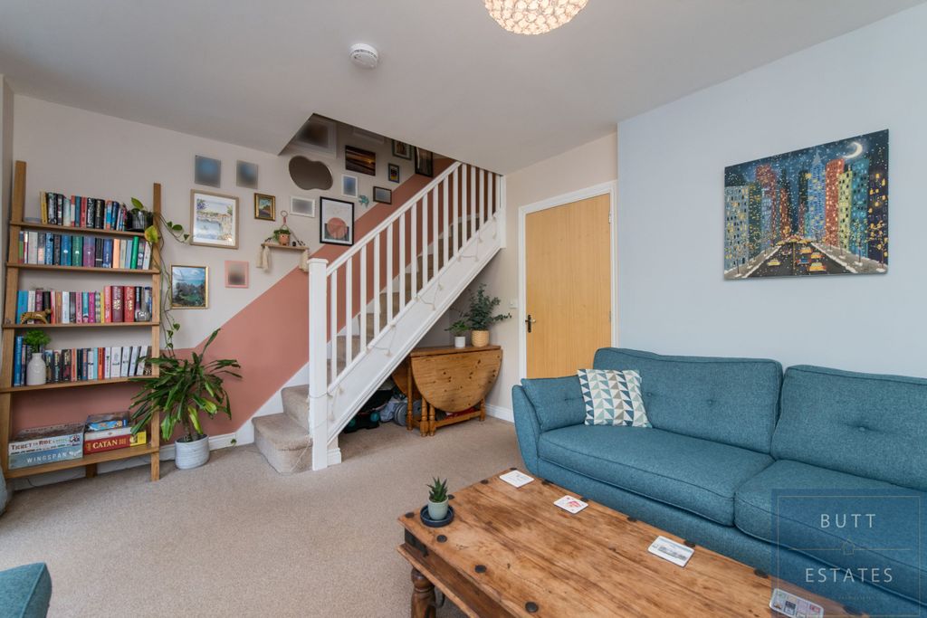 Property photo 3 of 11