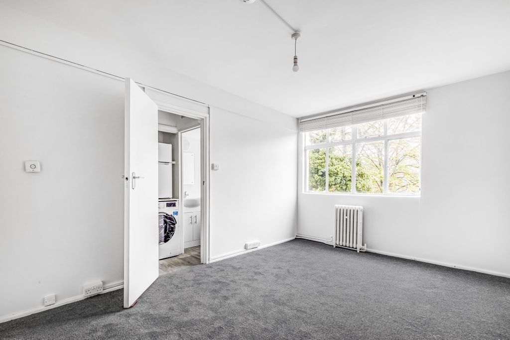 Property photo 1 of 8 Kfh-44_Romney_Court-