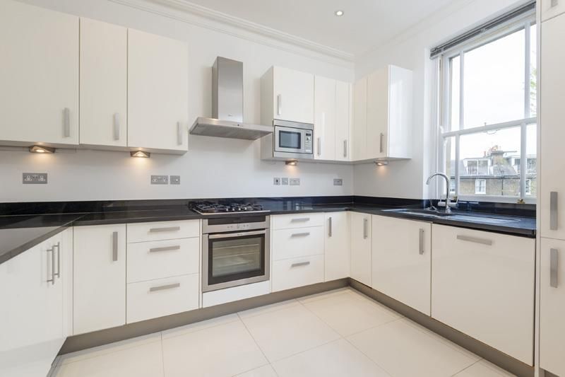 Property photo 3 of 19 Kitchen 1.Jpg