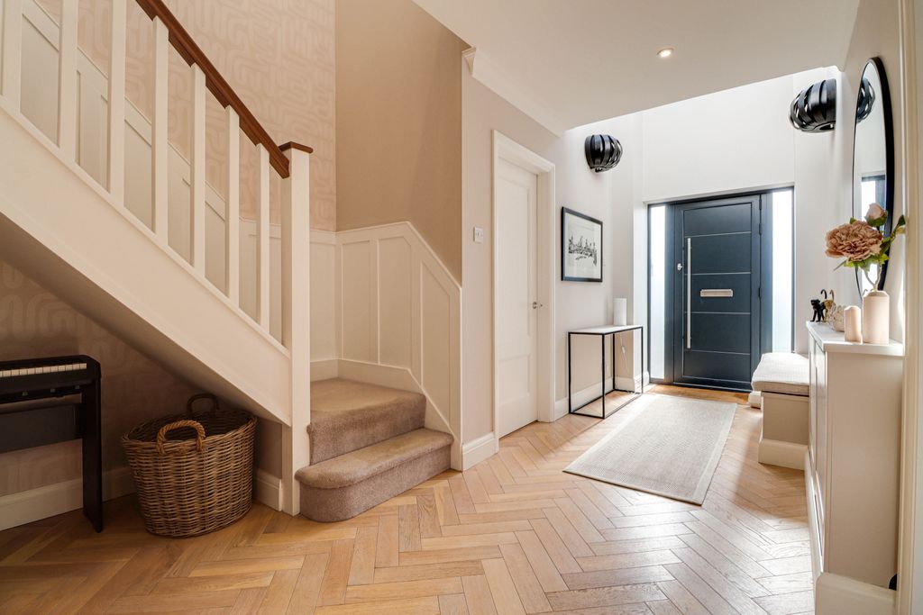 Additional image 10 of 4 bed detached house for saleGrant Gardens, Harpenden, Hertfordshire AL5