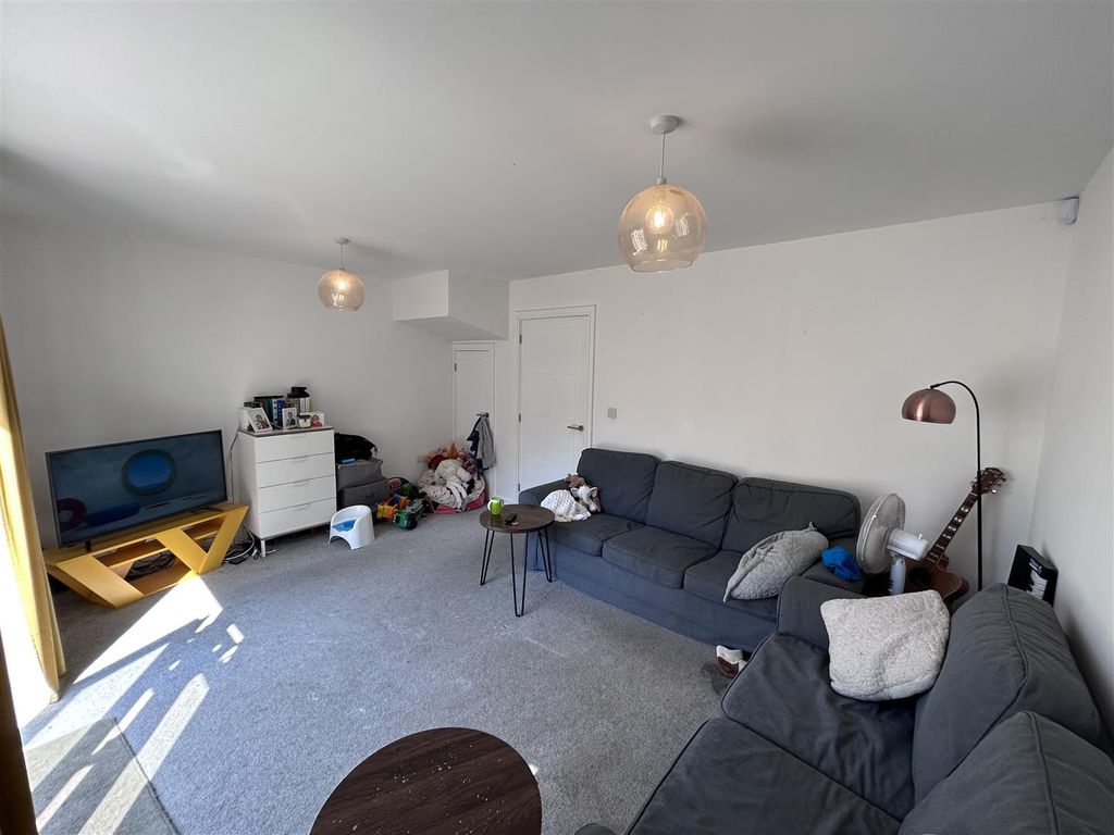 Property photo 2 of 16 Living Room