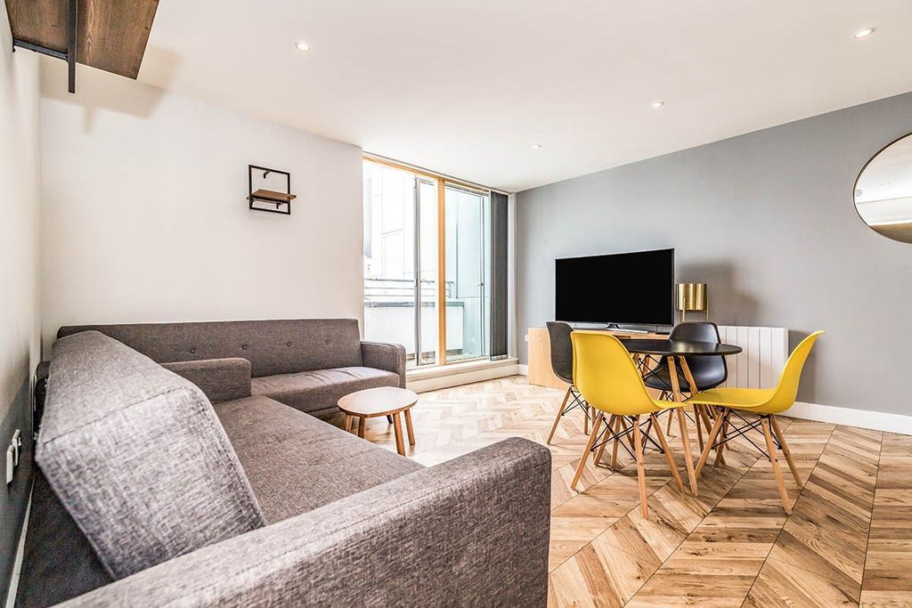 Property photo 2 of 8 Picture No. 14