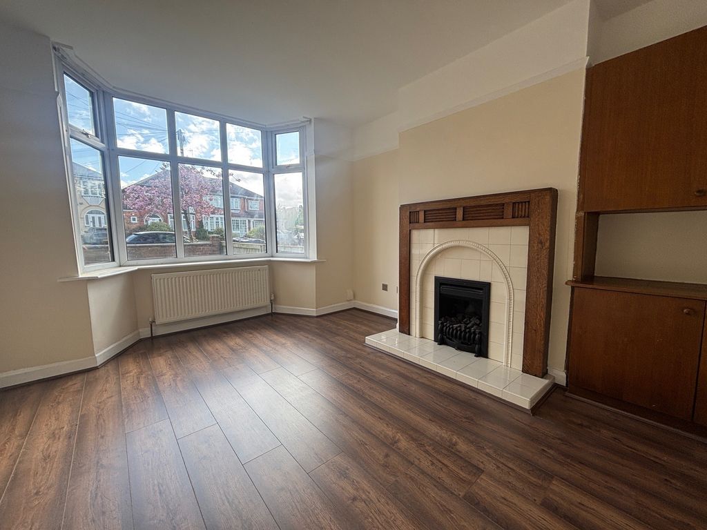 Property photo 3 of 16 Image