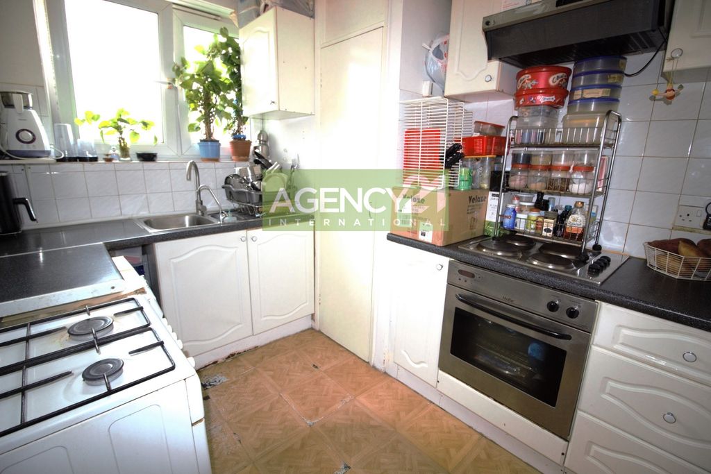 Property photo 2 of 10 Photo 5