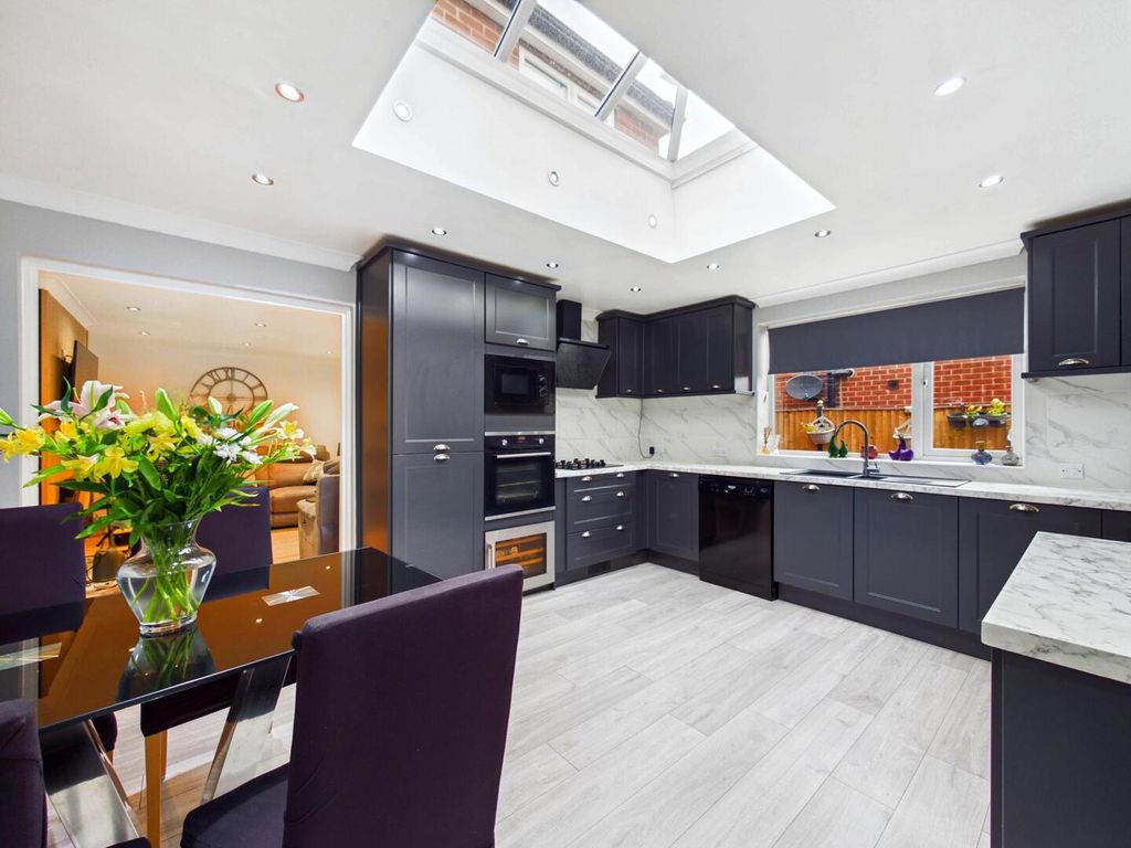 Property photo 1 of 17 Kitchen