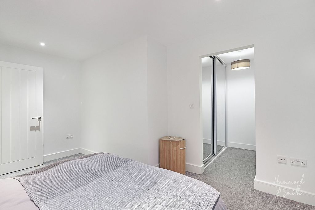 Additional image 6 of 2 bed flat for saleHemnall Street, Epping CM16