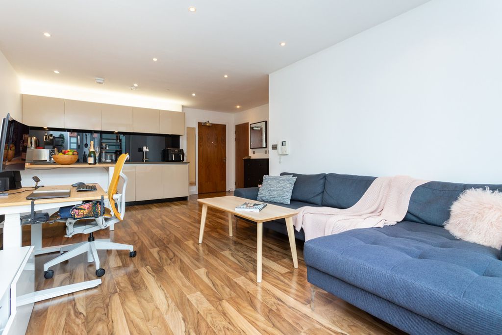 Property photo 3 of 12