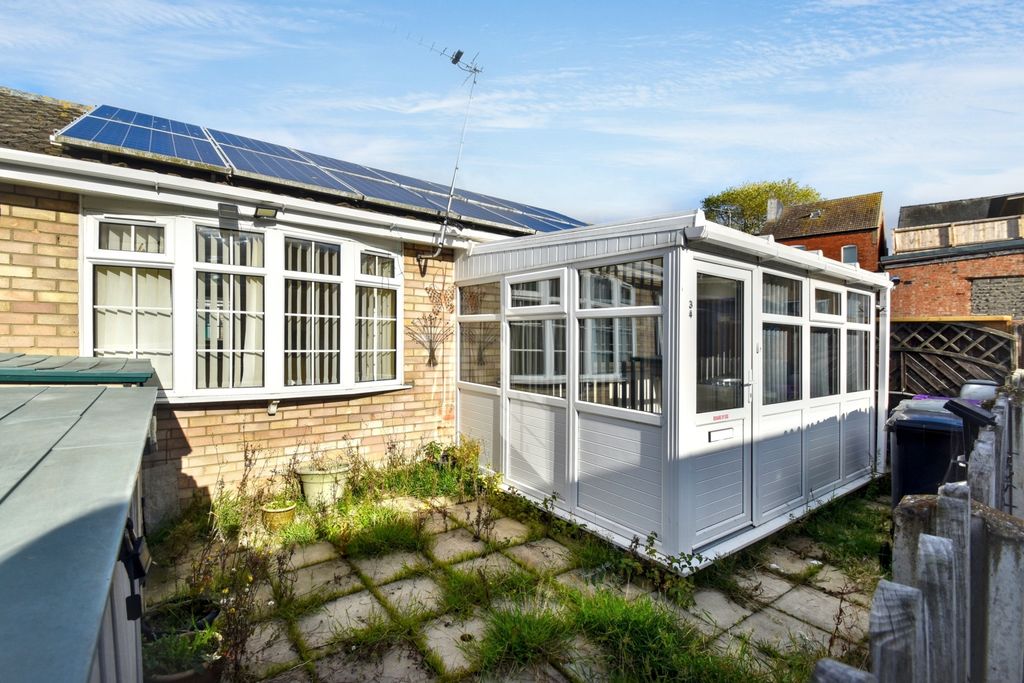 Property photo 1 of 7 Front