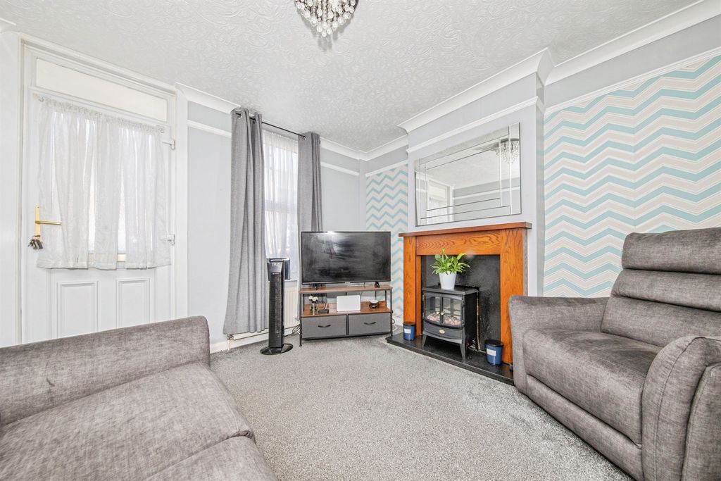 Property photo 2 of 16