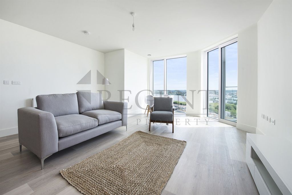 Property photo 1 of 9 Reception