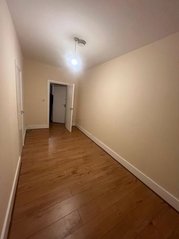 Property photo 3 of 7 Picture No. 06