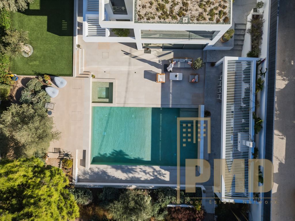 Property photo 3 of 30