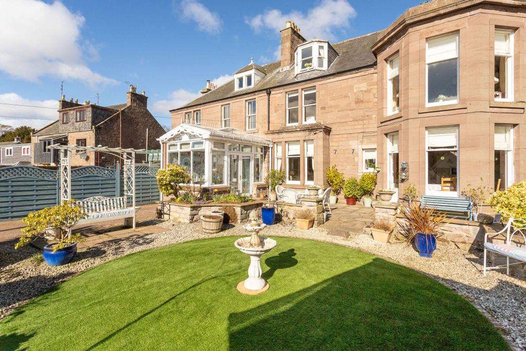 Property photo 1 of 30