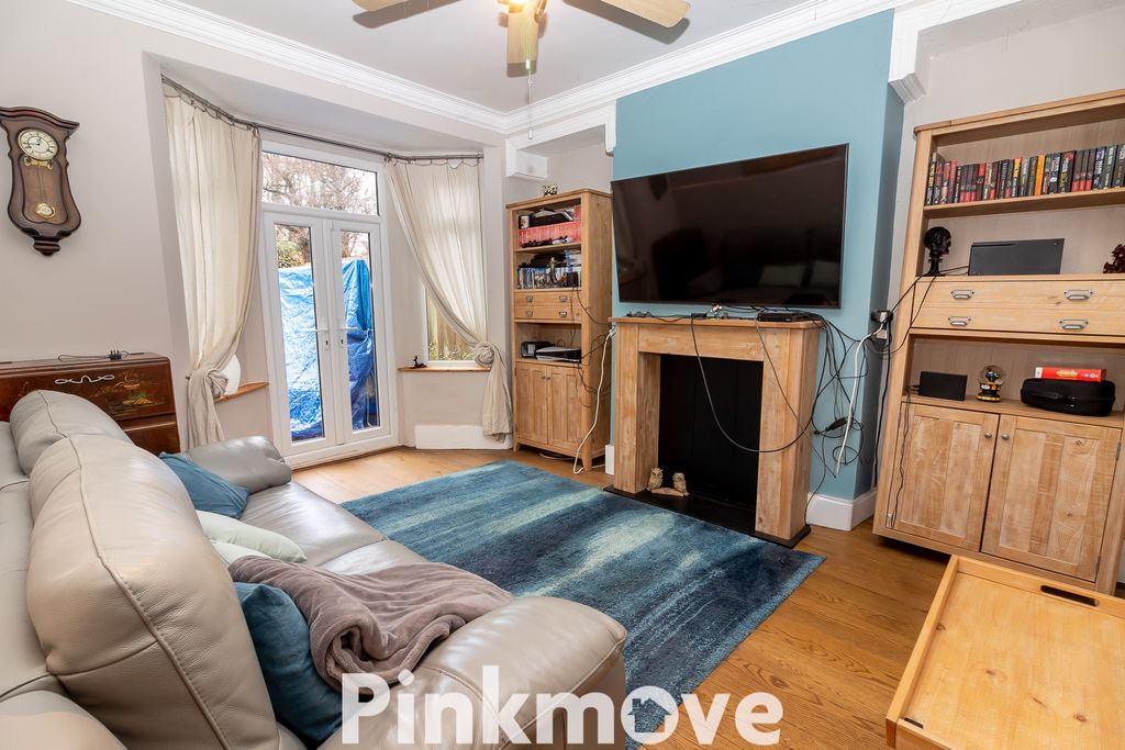 Property photo 2 of 23