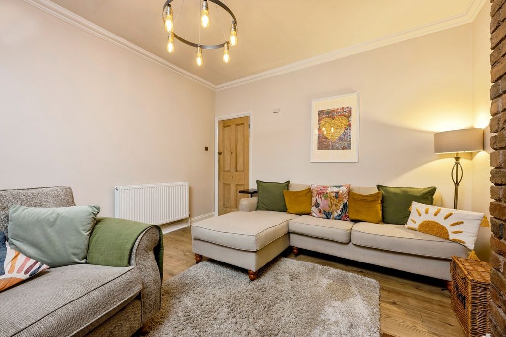 Property photo 3 of 17 Photo