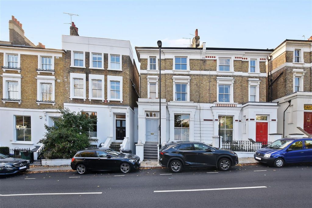 Property photo 3 of 8 Highgate West Hill - Extrior.Jpg