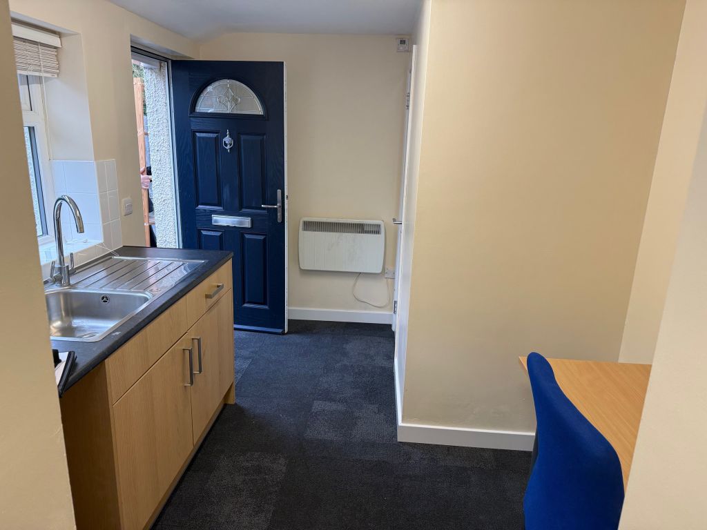 Property photo 2 of 6 Photo 1