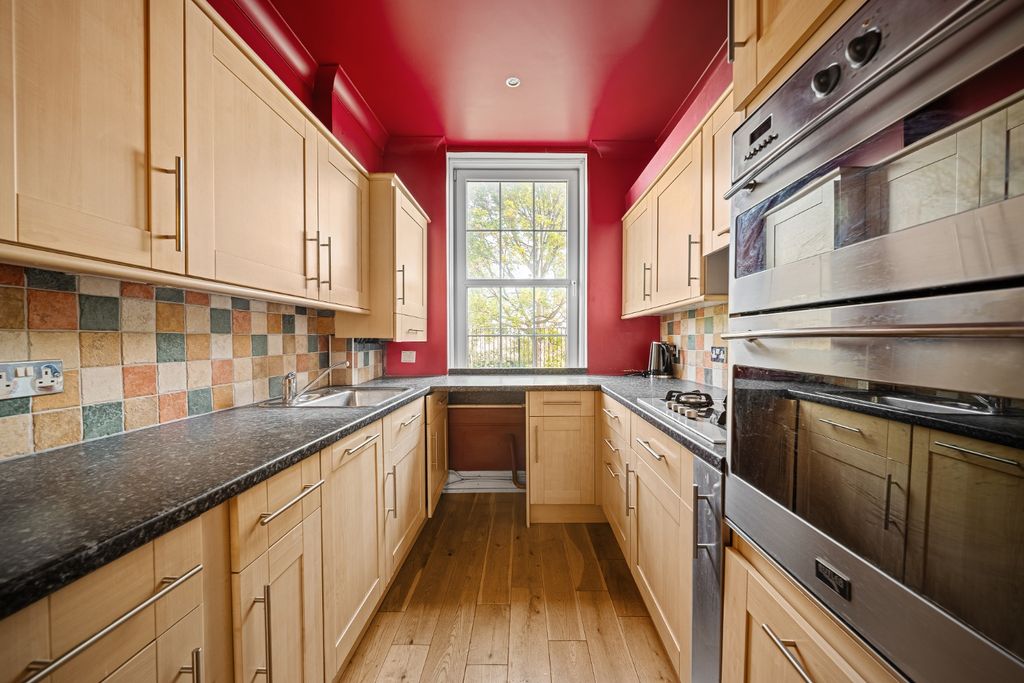 Property photo 3 of 31 4126405